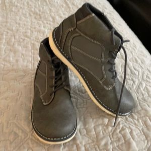 Boys boots